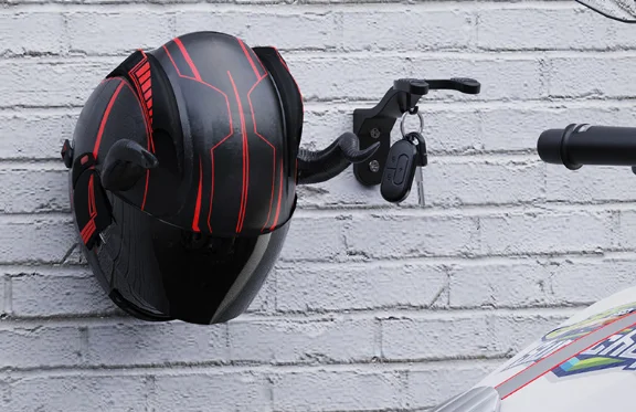 ドリル不要の壁掛けヘルメットラック、オートバイ/電動自転車用 - Cycling Gear Wall Mount のレビューと価格